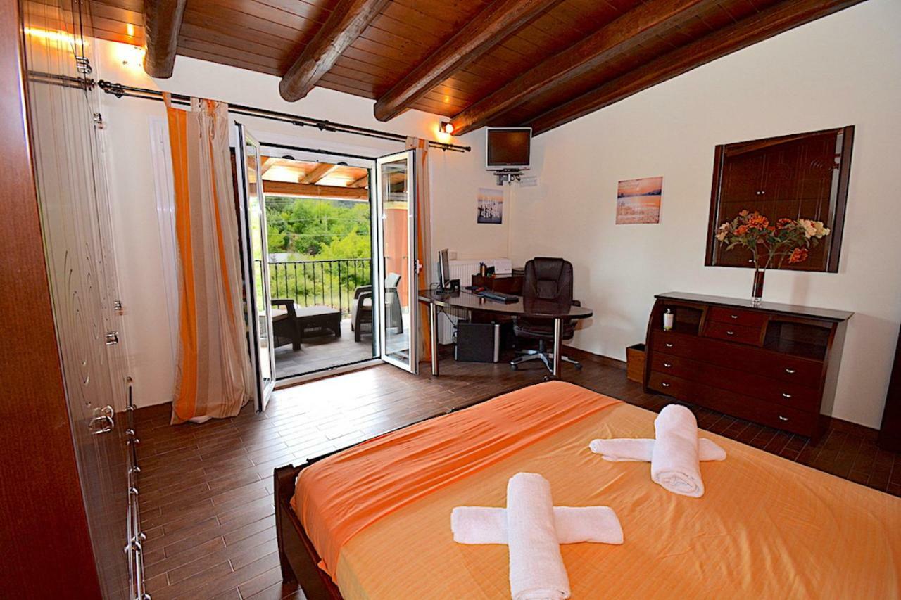 Villa Alex Sinarádes 外观 照片